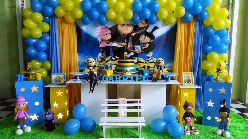 Artigos para festa infantil minions