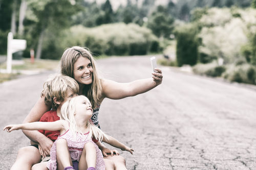 dicas para tirar fotos mãe e filhos selfie
