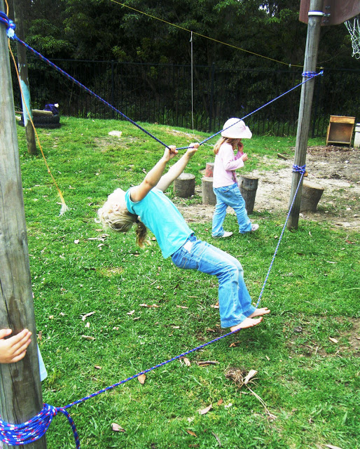 brincadeiras-ao-ar-livre-equilibrio