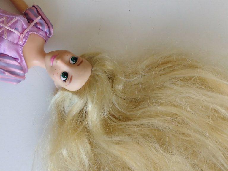 como-lavar-cabelo-da-barbiecomo-lavar-cabelo-da-barbie