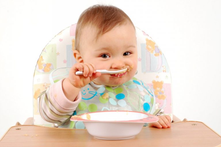 10 dicas para começar a introdução alimentar (e receitas de papinha) 10 dicas para começar a introdução alimentar (e receitas de papinha)