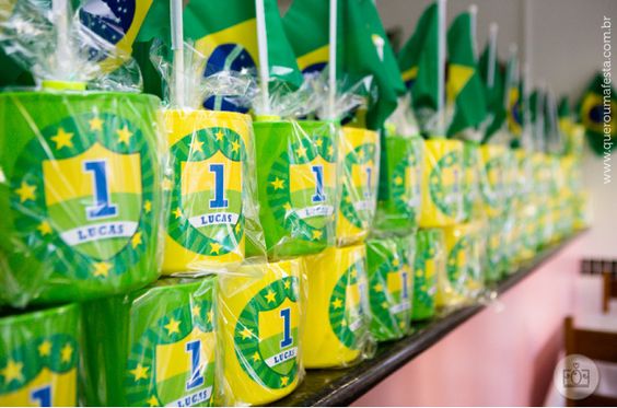 lembrancinha festa infantil Copa do Mundo