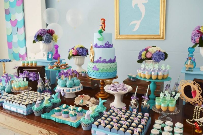 decoração de festa infantil com o tema pequena sereia