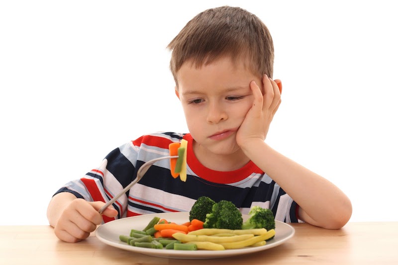 como ajudar seu filho a comer vegetais