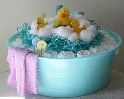 bolo de fraldas com patinhos