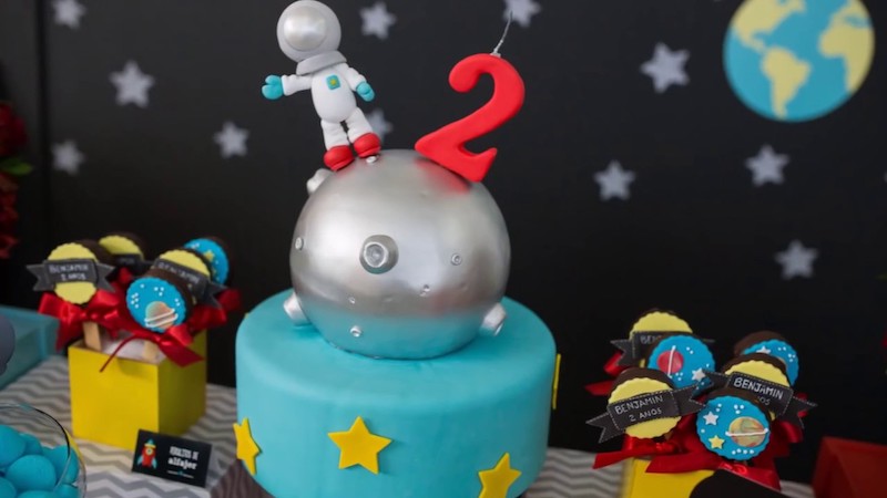 Festa de astronauta: bolo