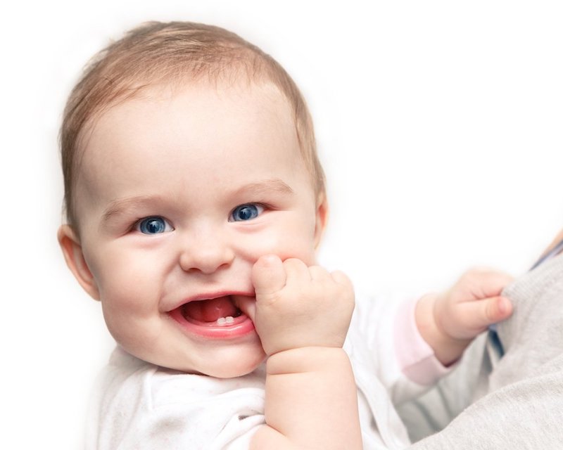 primeiros dentes do bebê