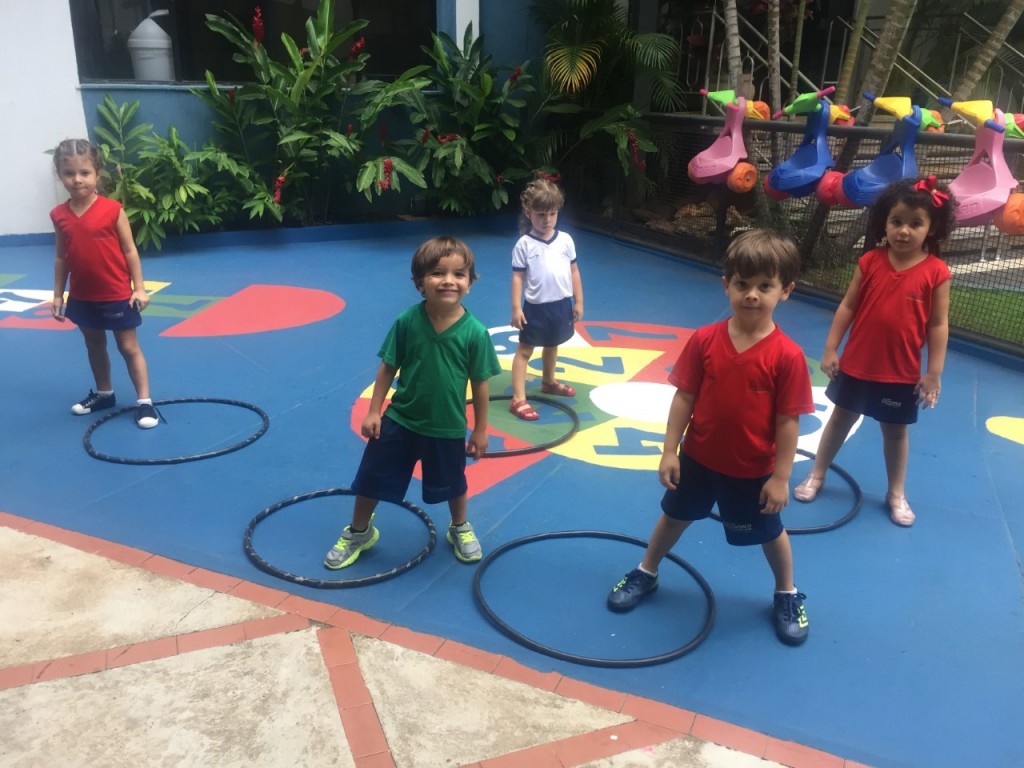 Brincadeiras com Bambolê